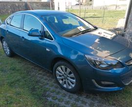 Opel astra j 1600 cdti sedan