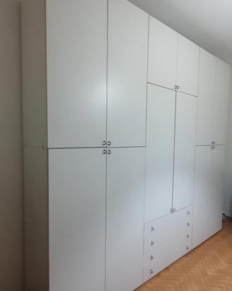 ***SVUOTO CASA***Armadio Bianco a soli 200€