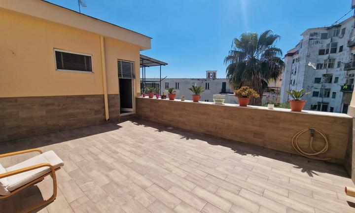 Via Stella- Appartamento con terrazzo