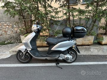 Piaggio Fly 125