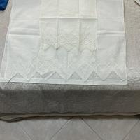 Asciugamani di lino ricamato in pizzo fiorentino