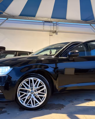 Audi A3 1.6 TDI ultra Attraction LED INTERNI E 18