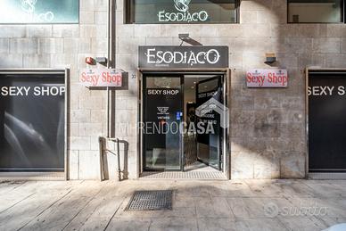 Negozio 5 Vani 150 mq locato 5 vetrine