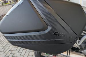 Valigie laterali GIVI v37