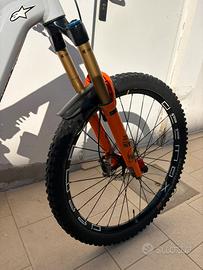 Mtb elettrica focus sam2 6.9