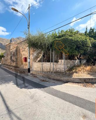 Immobile indipendente con giardino