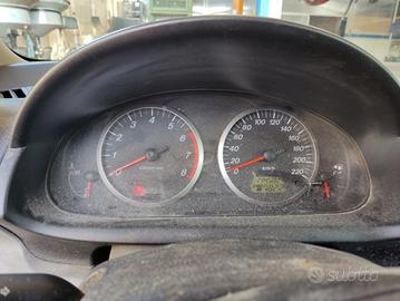 Quadro strumenti MAZDA 2 1242cc benzina del 2004