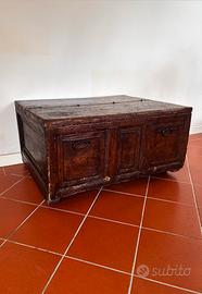 Baulone cassapanca antica in legno massello