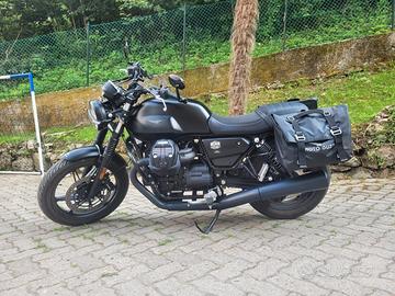 Moto Guzzi V7 Stone 