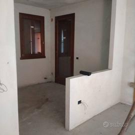Villa di 191 m² con più di 5 locali e box auto a F