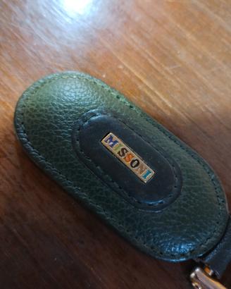 Portachiavi originale Missoni in pelle verde.

