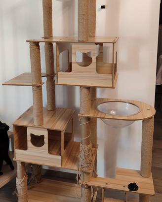 Albero Tiragraffi per gatti - gatto