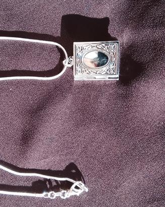 COLLANA CON CIONDOLO 