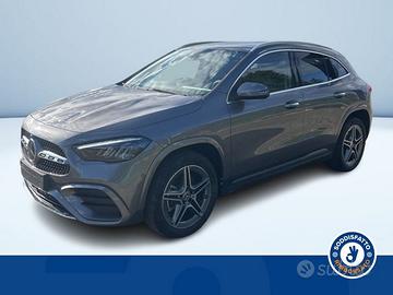 Mercedes-Benz GLA 250 E PLUG-IN HYBRID AUTOMA...