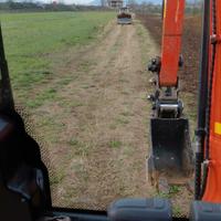 lavori con escavatore