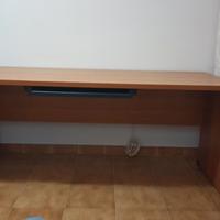 Scrivania in legno