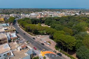 Ampia Abitazione con giardino e box auto in centro