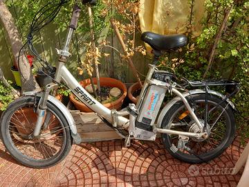 bicicletta elettrica pieghevole
