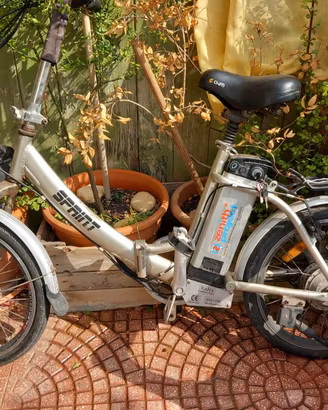 bicicletta elettrica pieghevole