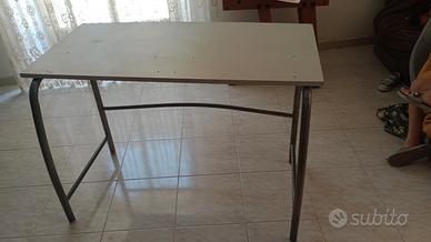 scrivania 