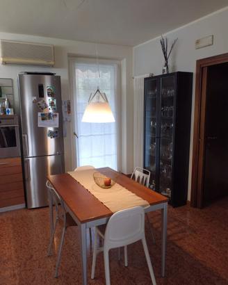 Tavolo in legno 120x80 allungabile + 4 sedie
