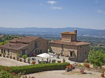 Rustico / Casale di 1200 m² con più di 5 locali e 