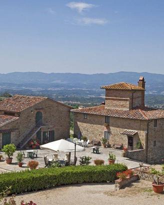 Rustico / Casale di 1200 m² con più di 5 locali e 