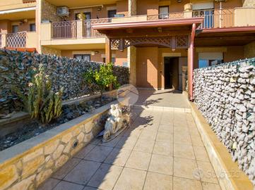VILLA A SCHIERA A MANFREDONIA