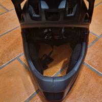 casco met parachute 