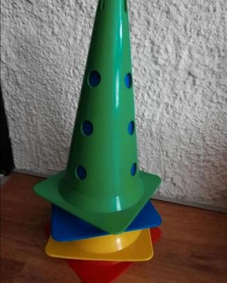 cerchi e coni educativi per giochi palestra
