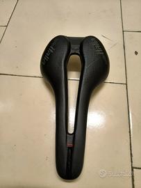 sella selle Italia flite superflow carbon 