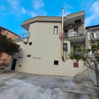 Villa indipendente su 3 livelli a Qualiano