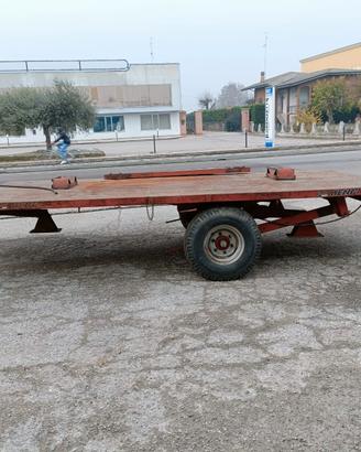 pianale ad un asse marca Menci 50 quintali