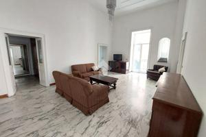 4 LOCALI A NAPOLI