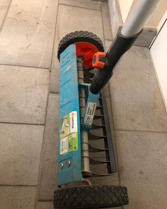 Arieggiatore manuale per prato