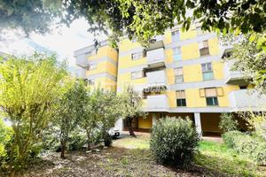 quadrilocale vista mare con 2 bagni e Garage