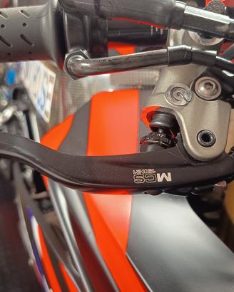Aprilia rsv4 