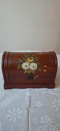 Baule Vintage Marchigiano in Legno Dipinto a Mano