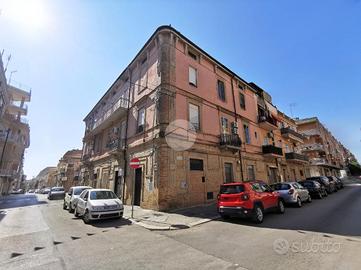 3 LOCALI A LUCERA