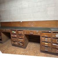 bancone scrivania con cassettiera annessa anni 40