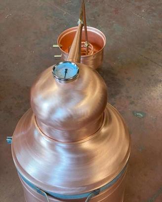 Alambicco da 50 litri a serpentina, distillatore.