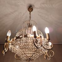 Lampadario con gocce di cristallo