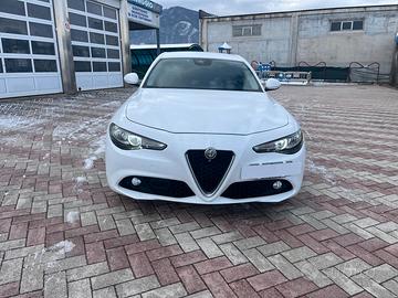 Alfa Romeo Giulia 2.2 Turbodiesel 180 CV Business 