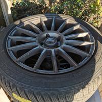 Gomme Termiche con cerchi OZ distanziali e bulloni