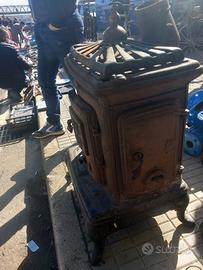 Stufa a legna in ghisa d’epoca