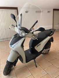 SCOOTER ANCORA DA RODARE -SH 215 i AD -