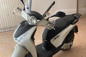 SCOOTER ANCORA DA RODARE -SH 215 i AD -