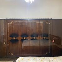 Armadio laccato in legno vintage