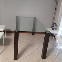 Tavolo in cristallo 