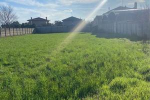 Terreno di 1700 m² a Cerro Maggiore